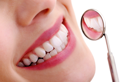 Professional Teeth Cleanings and Complete Checkups