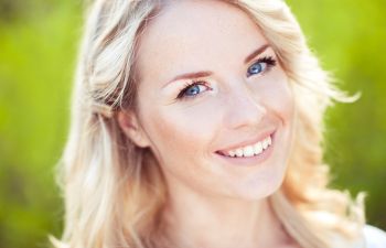 Why It Is Best to See the Dentist for Professional Teeth Whitening in Hamden, CT