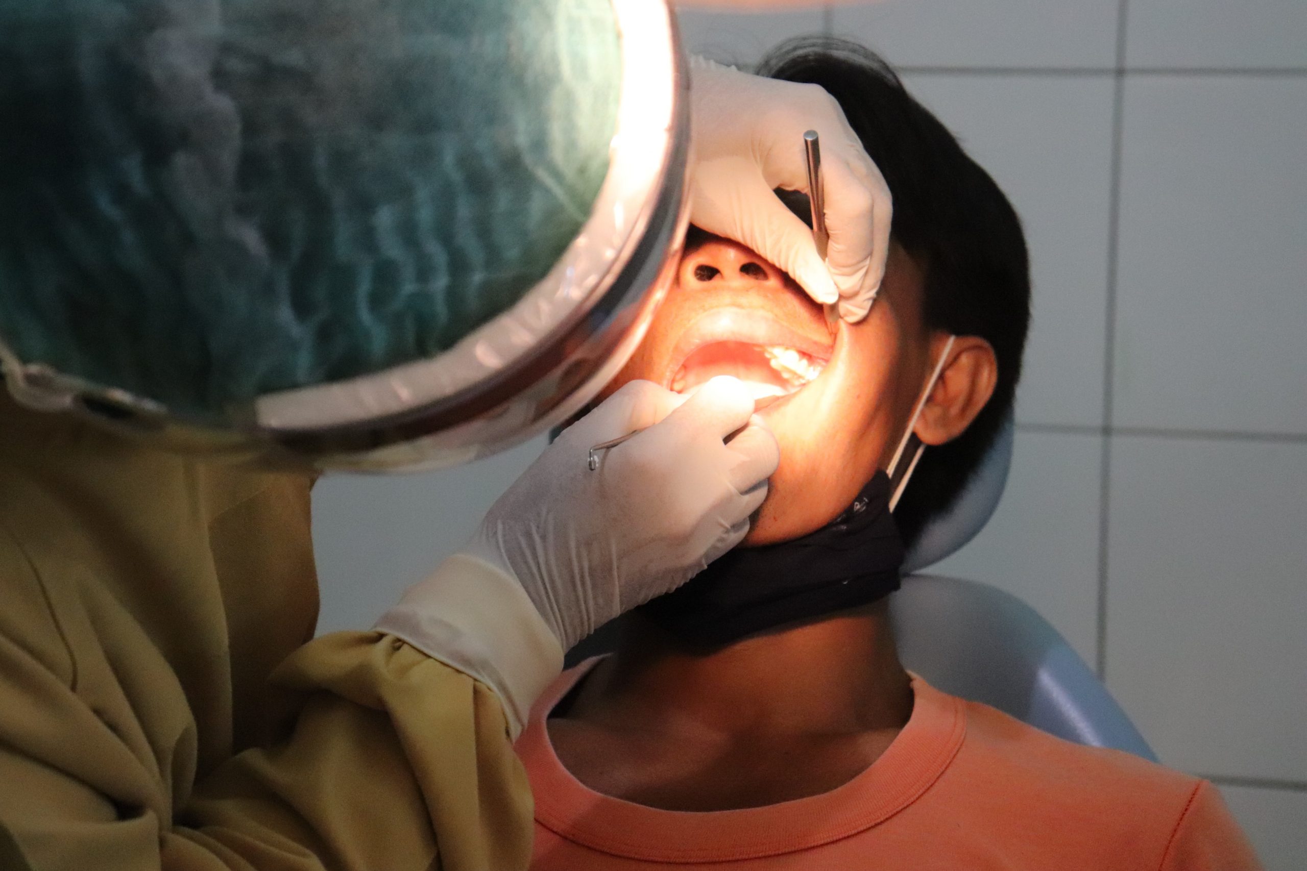 Navigating Tooth Extractions: Your Guide to a Smooth and Healthy Recovery